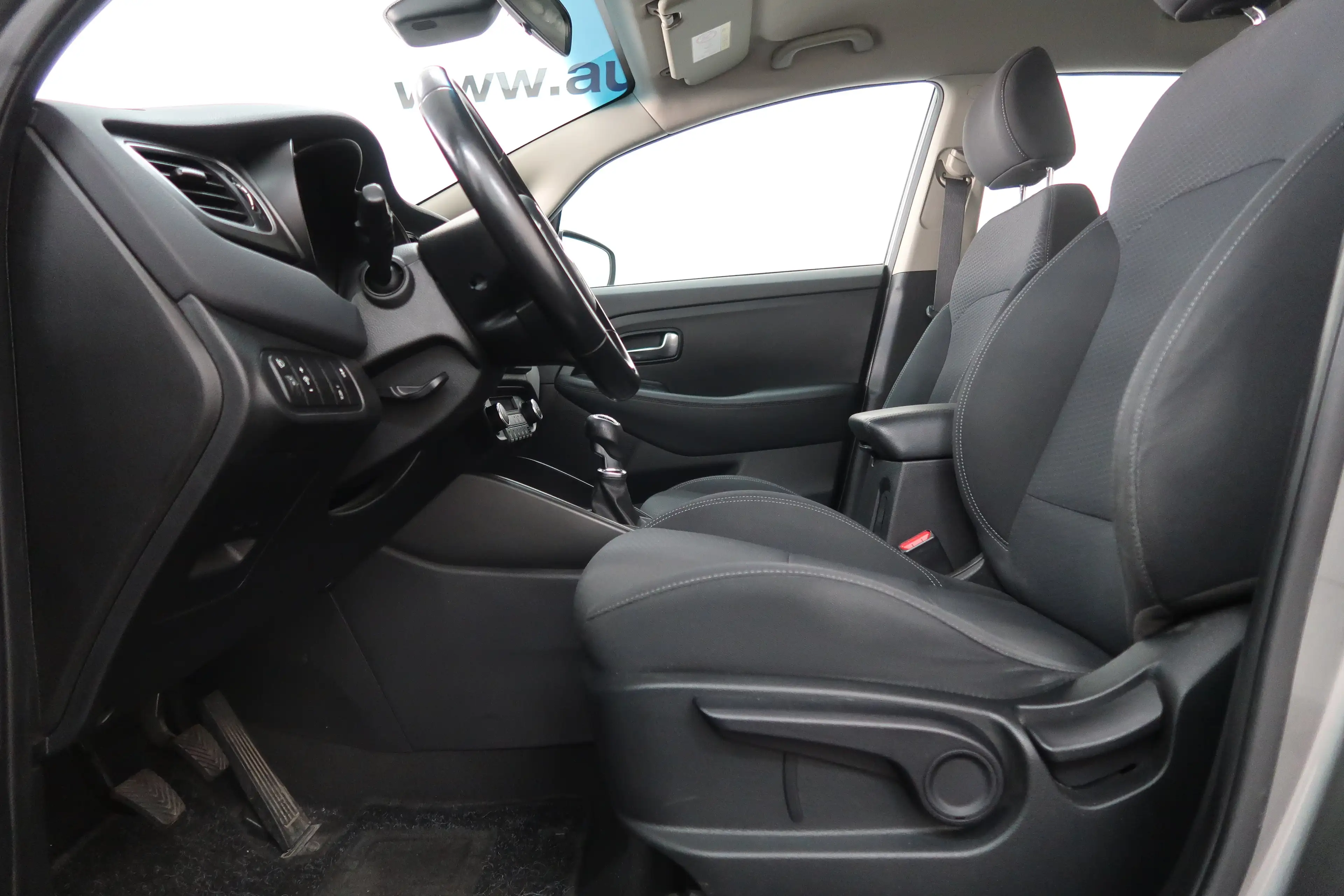 Kia Carens Ausstattung-"Silber" — photo 8