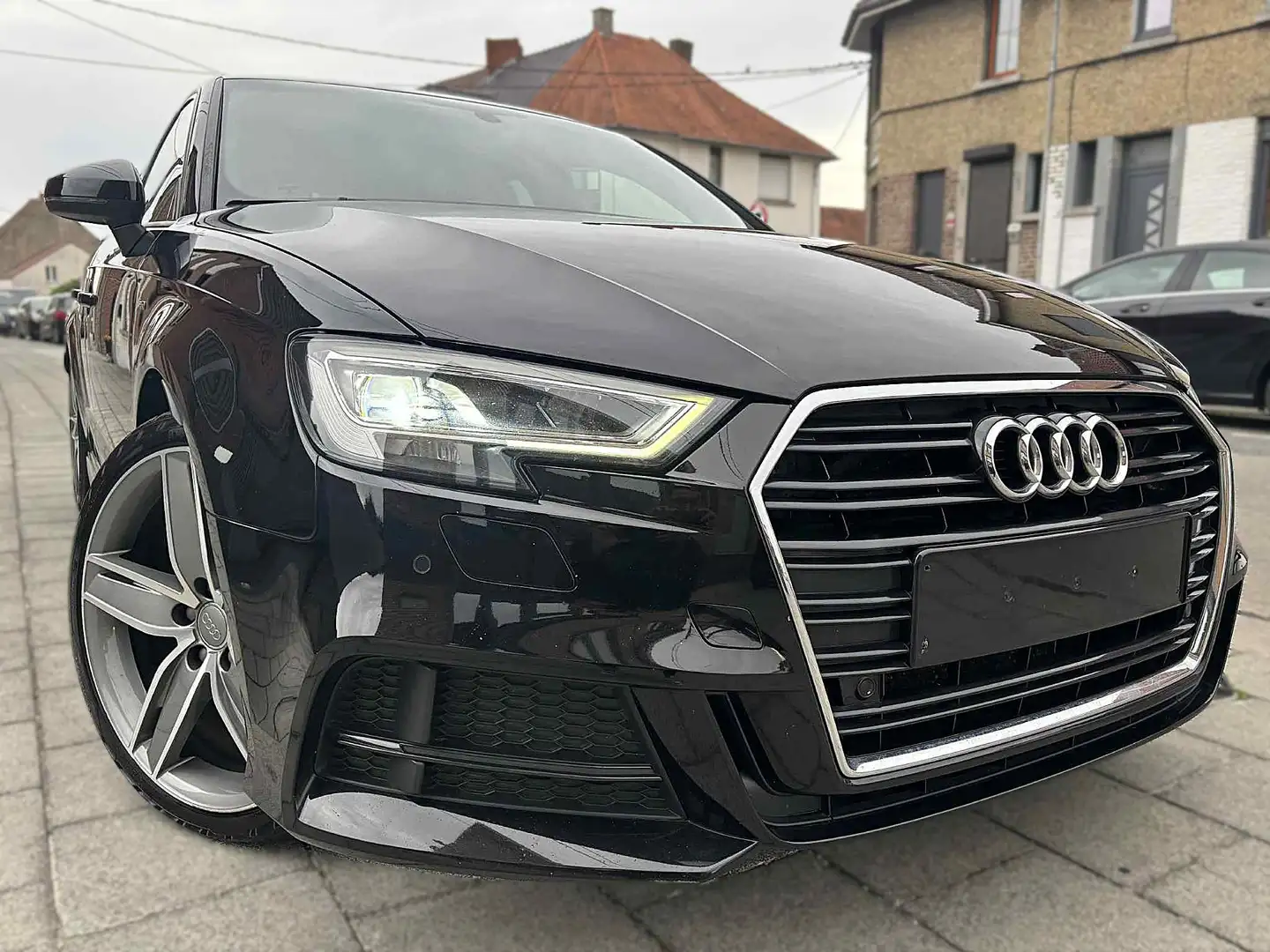 Audi A3 2.0 TDi S-LiNE/COCKPIT-CARPLAY-KEYLESS/GARANTIE!!! Noir - 1