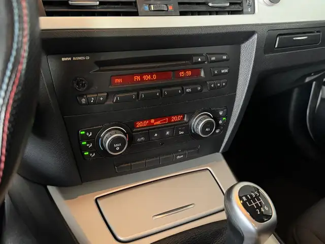 BMW 3 Series view 9