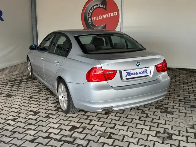 BMW 3 Series view 14
