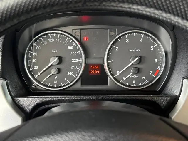 BMW 3 Series view 10