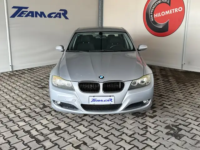 BMW 3 Series view 2