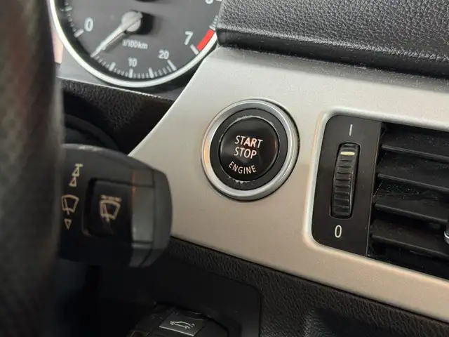 BMW 3 Series view 12