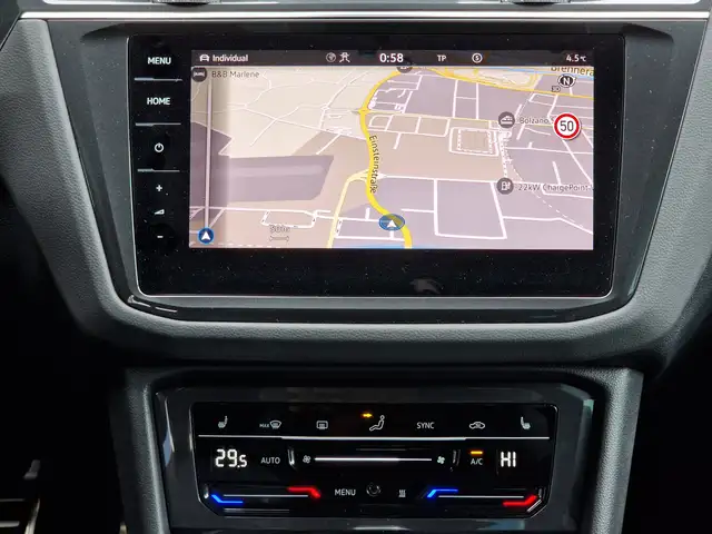 Volkswagen Tiguan view 13