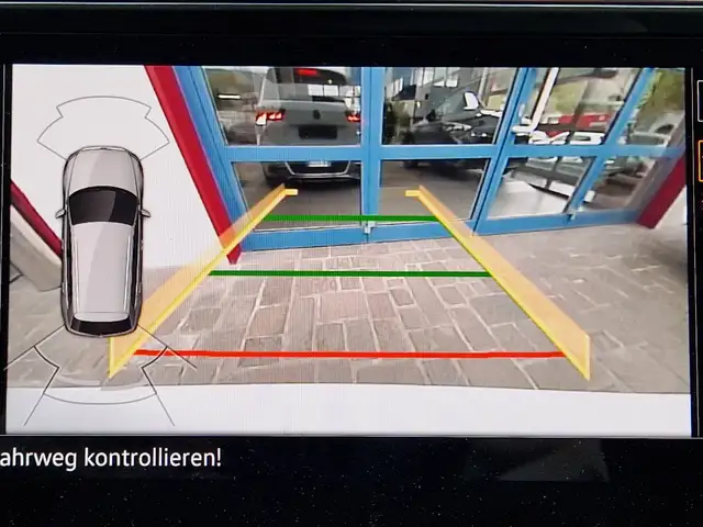 Volkswagen Tiguan view 15