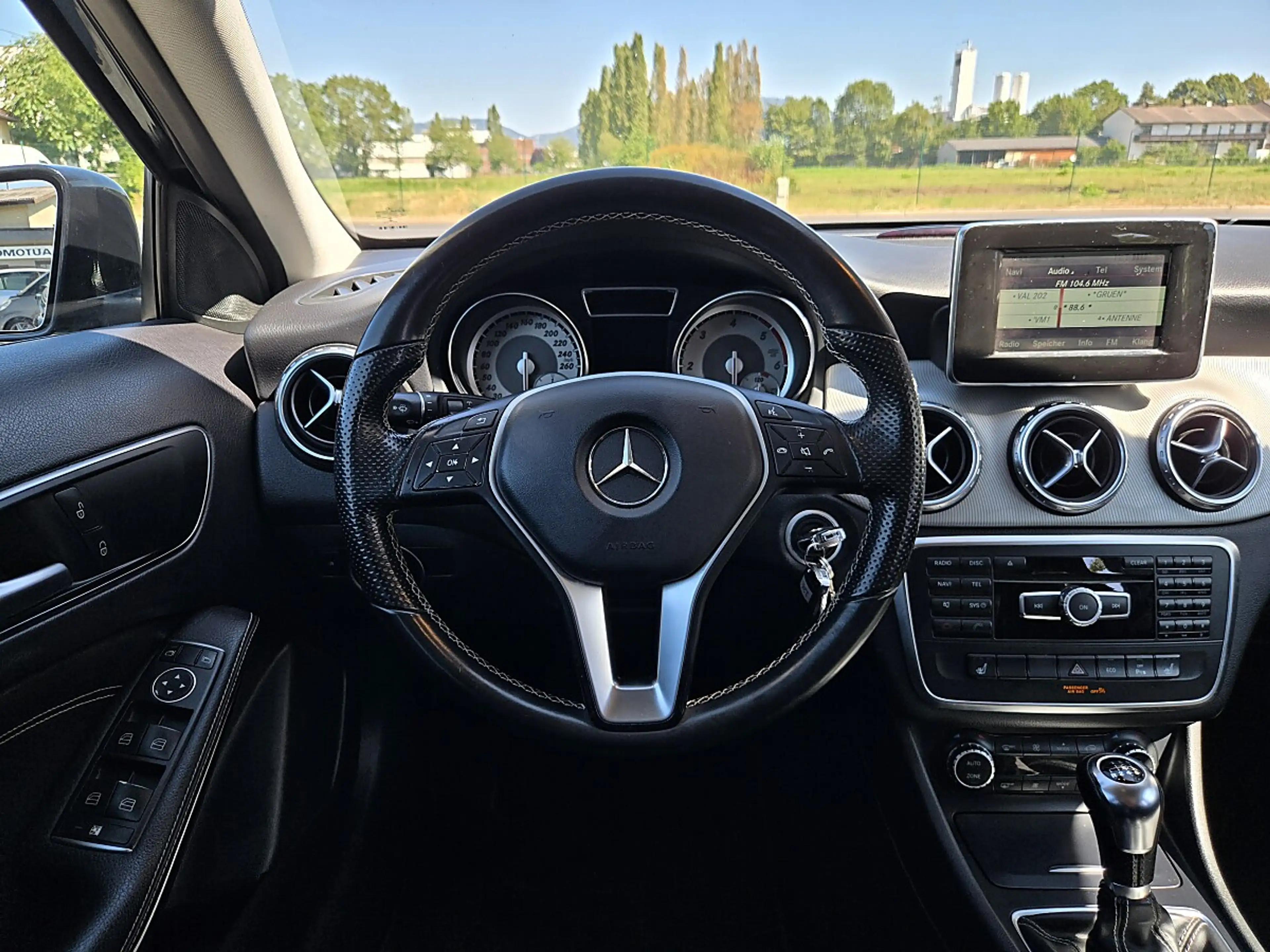 Mercedes-Benz GLA 200 CDI Edition Lifestyle — photo 11