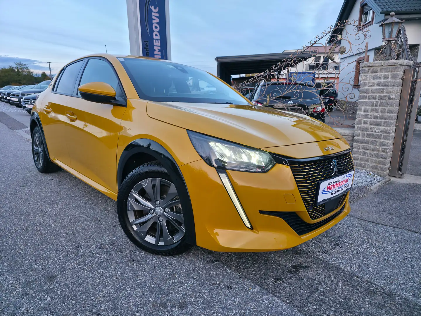 Peugeot 208 e- Allure Pack Gelb - 2