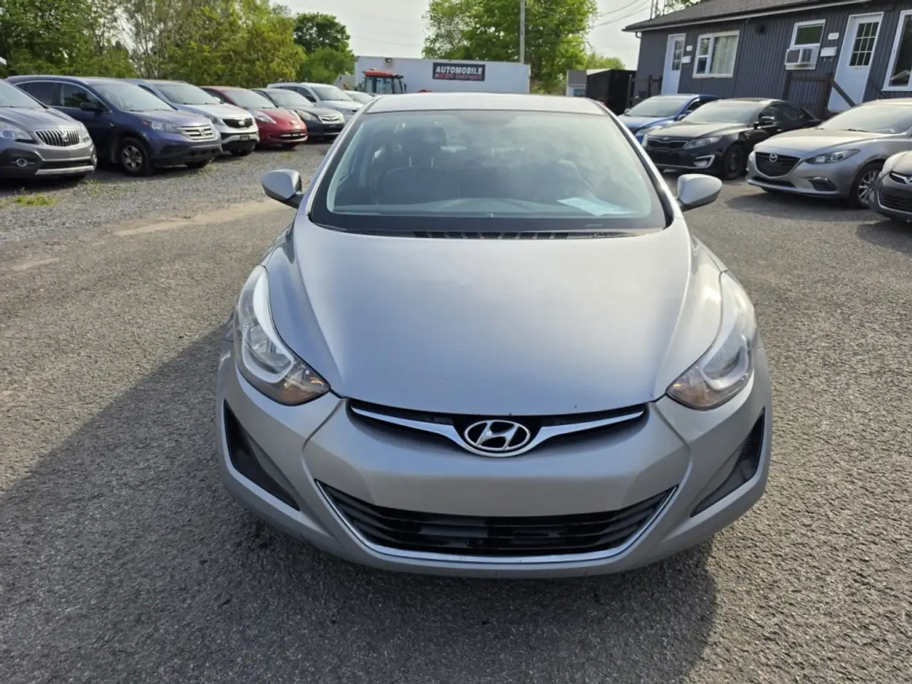 Hyundai ELANTRA снимка Hyundai ELANTRA