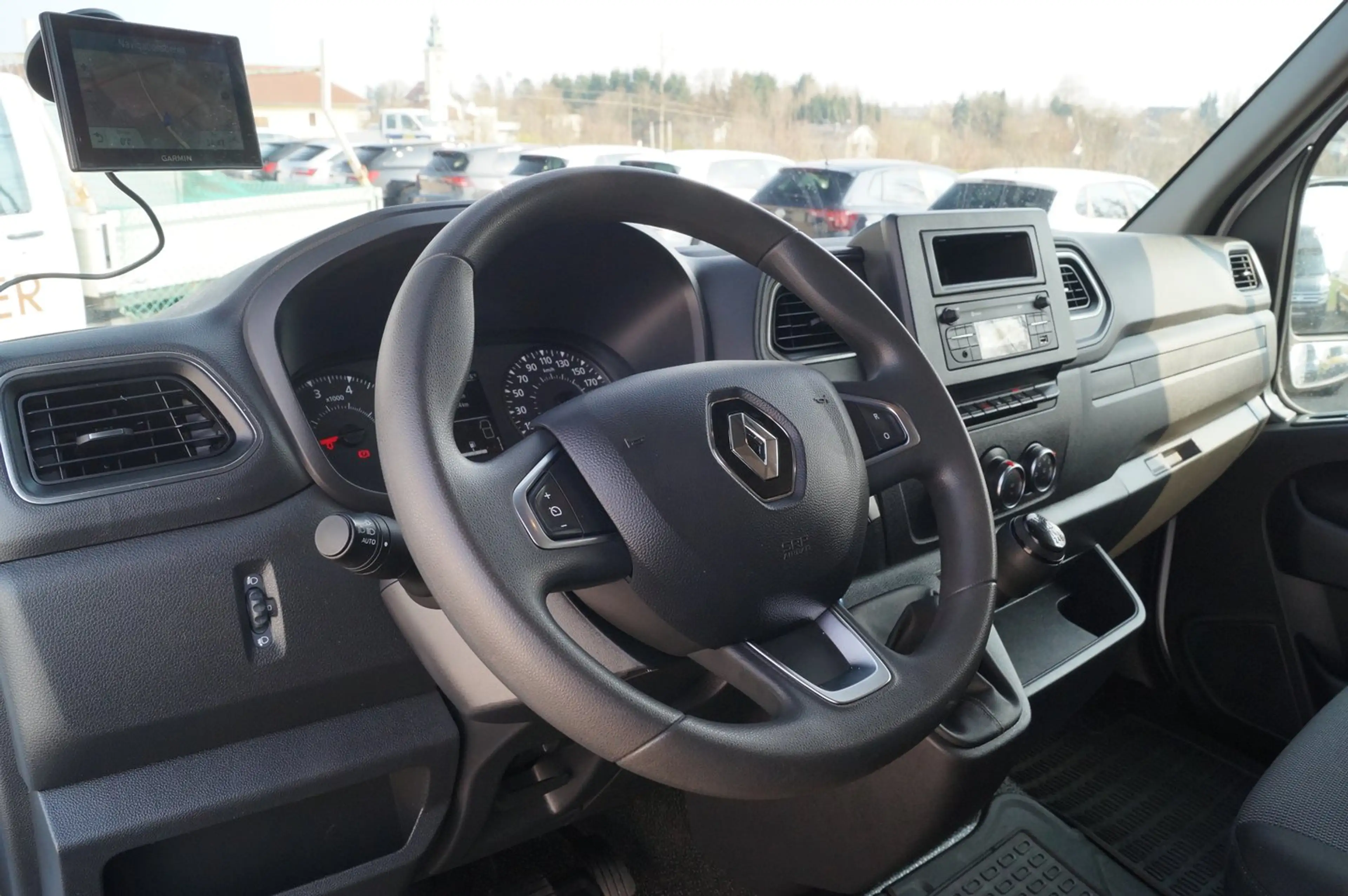 Renault Master L2H3 3,3t dCi 135 — photo 10