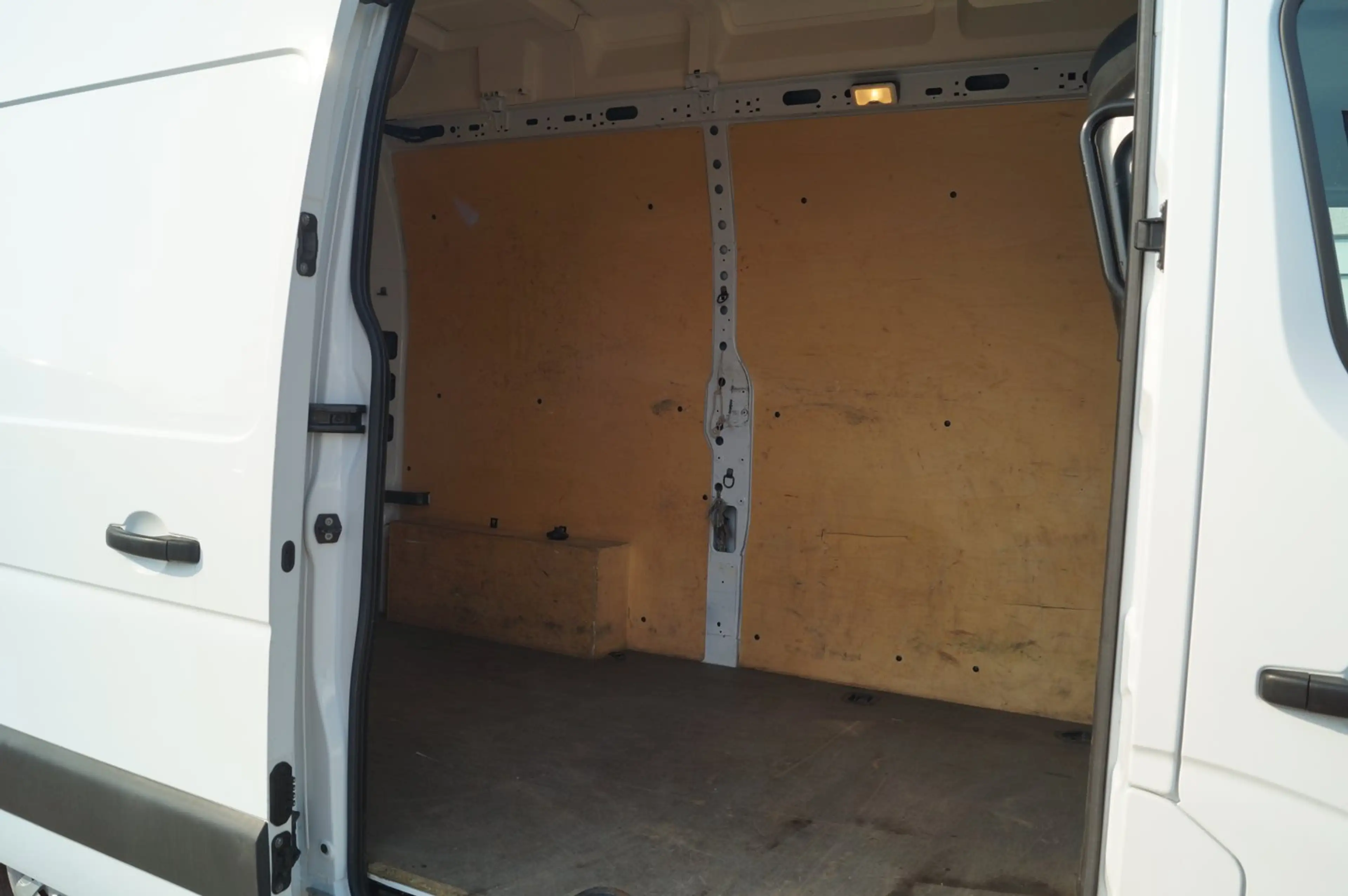 Renault Master L2H3 3,3t dCi 135 — photo 12