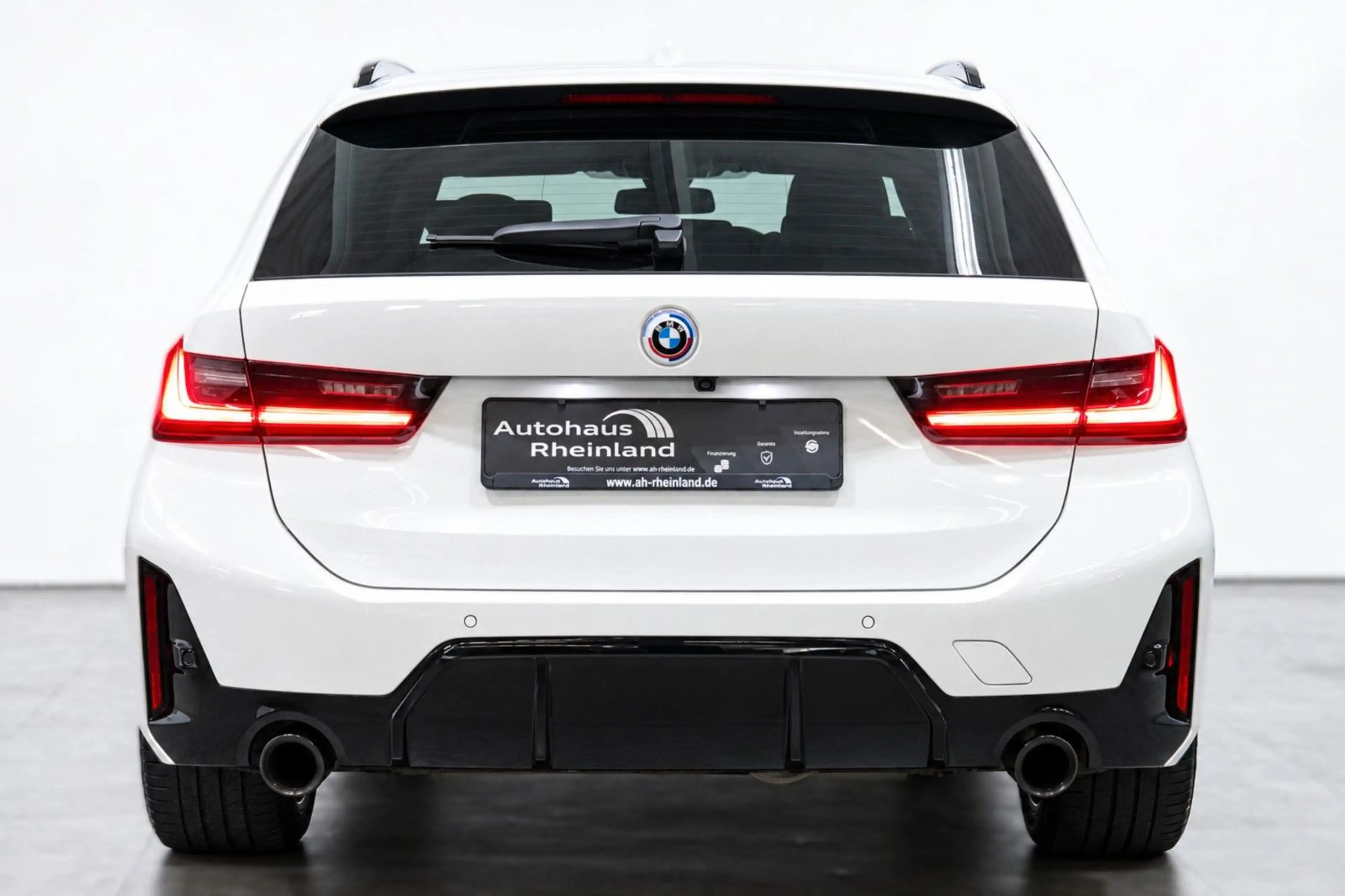 BMW 330 d T M-Sport*WIDESCREEN*HARMAN*HEAD-UP*LED*AHK — photo 4