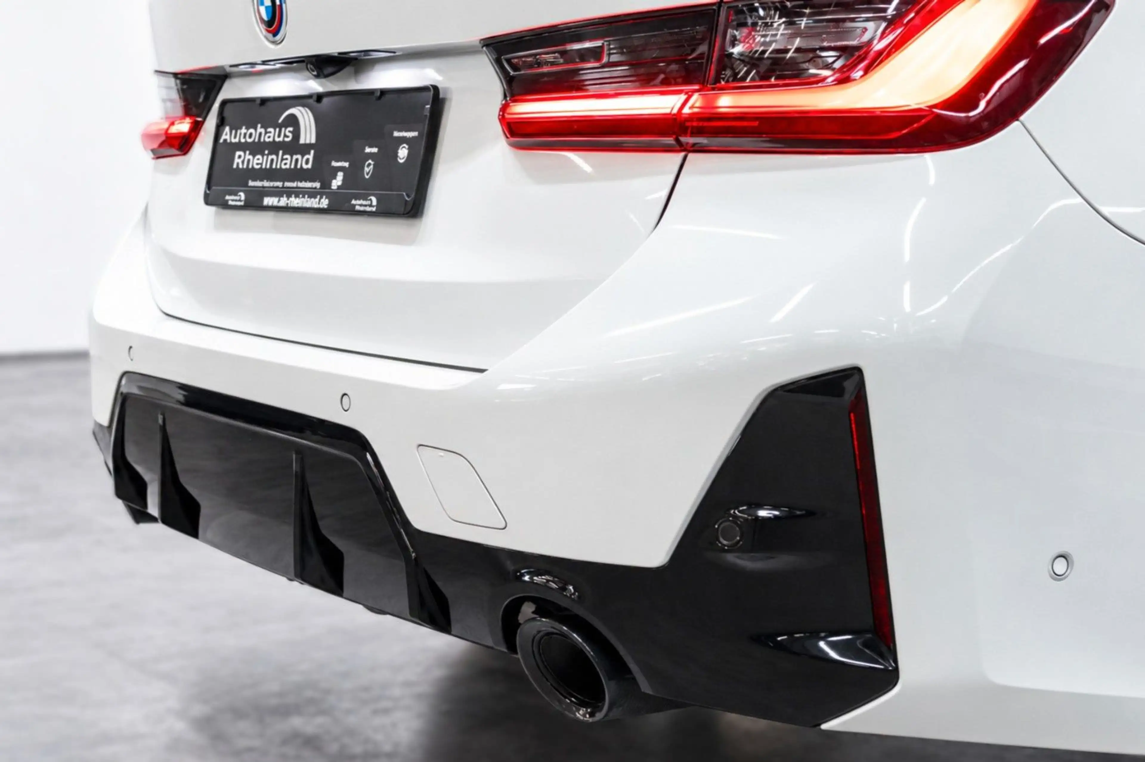 BMW 330 d T M-Sport*WIDESCREEN*HARMAN*HEAD-UP*LED*AHK — photo 7
