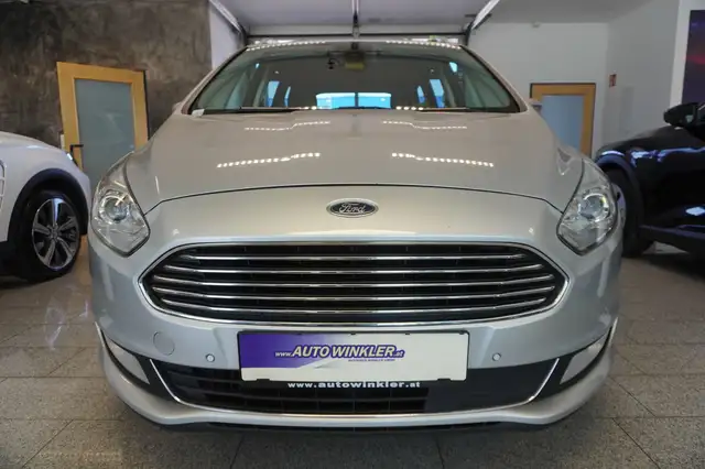 Ford Galaxy view 2