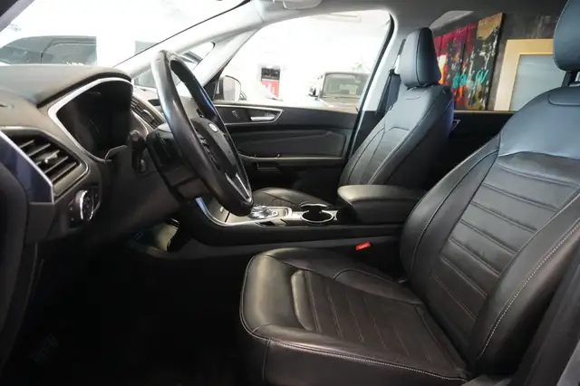 Ford Galaxy view 8