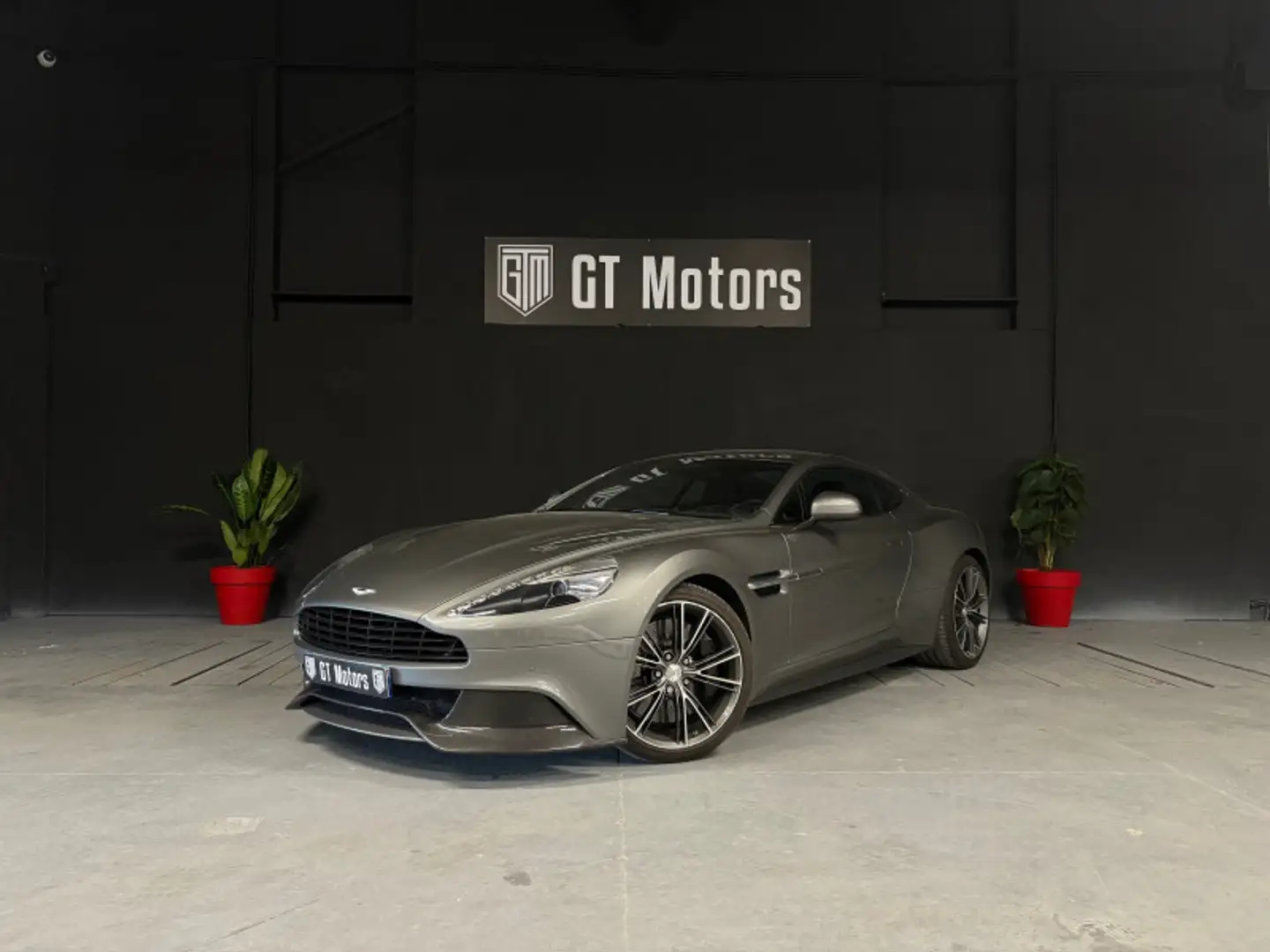 Aston Martin Vanquish V12 5.9 574CH TOUCHTRONIC 2 Серый - 1