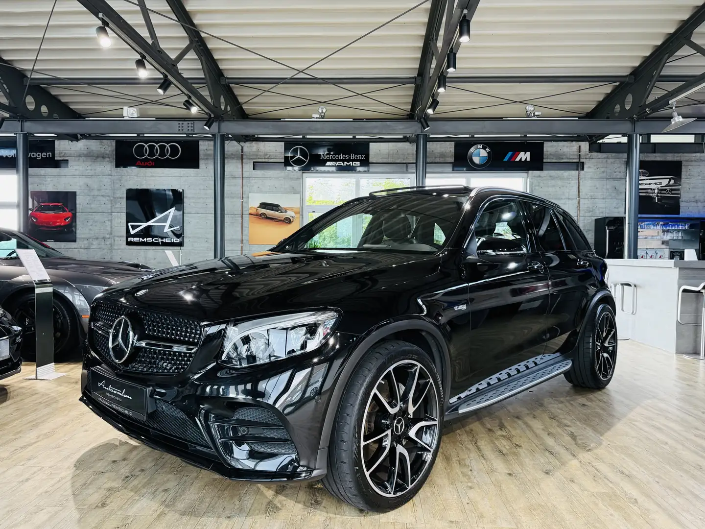 Mercedes-Benz GLC 43 AMG 4Matic*PANO*LED*NAVI*DESIGNO*KAMERA* Schwarz - 1