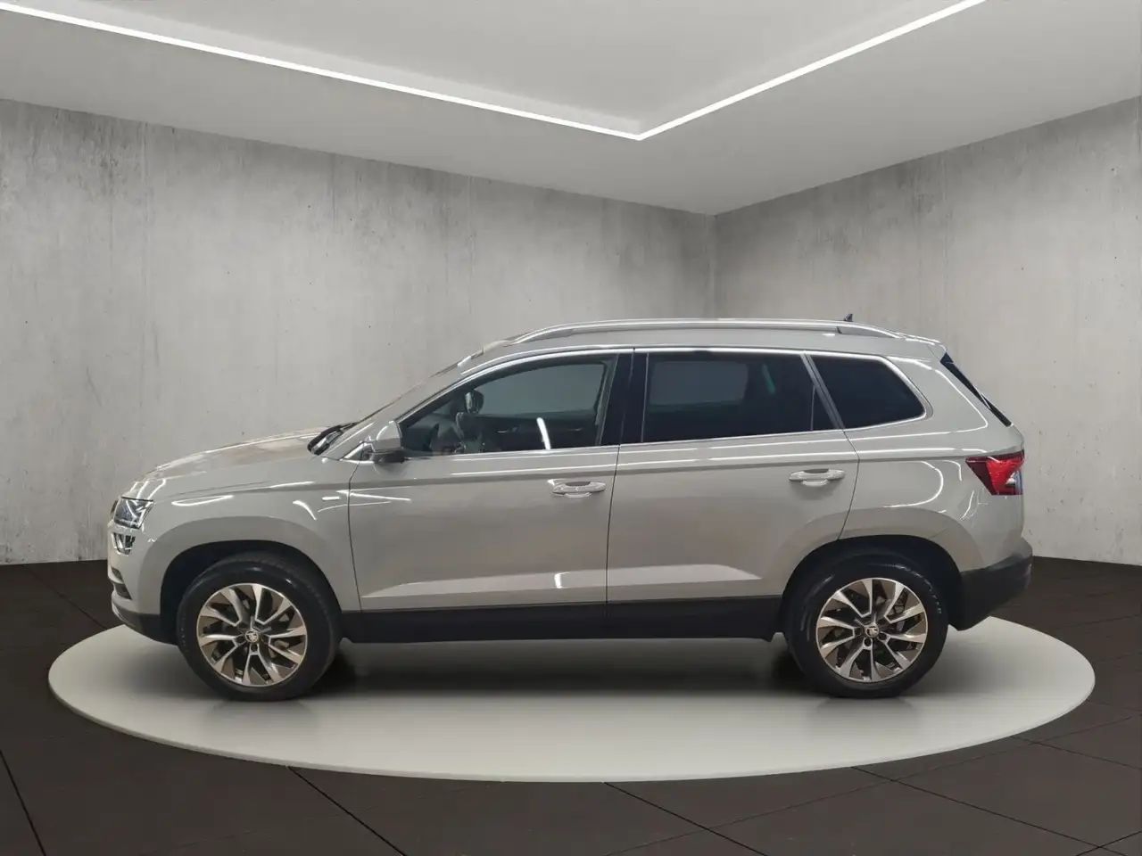 Skoda Karoq Ambition, миниатюра 2