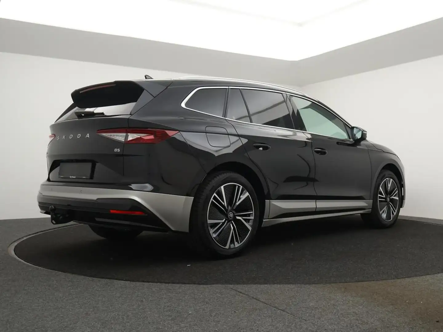 Skoda Enyaq NEW Enyaq 85 Corporate 82kWh 210kW (285pk) / DEMO Zwart - 2