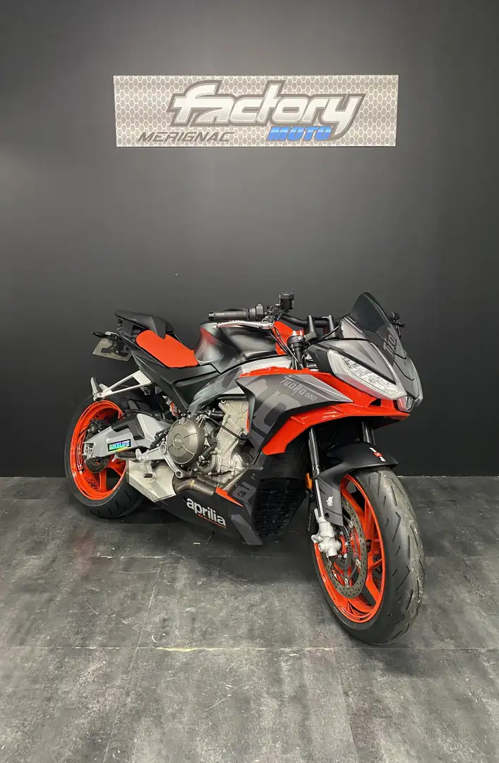 Aprilia Tuono Negru - 2