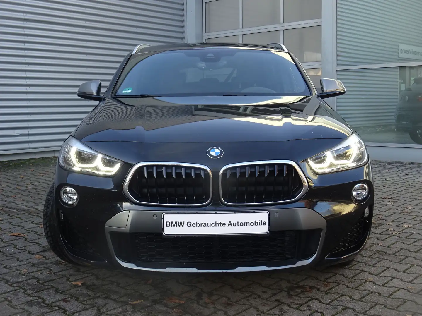 BMW X2 xDrive20d M Sport X LED Navi+ HuD HiFi Pano Schwarz - 2