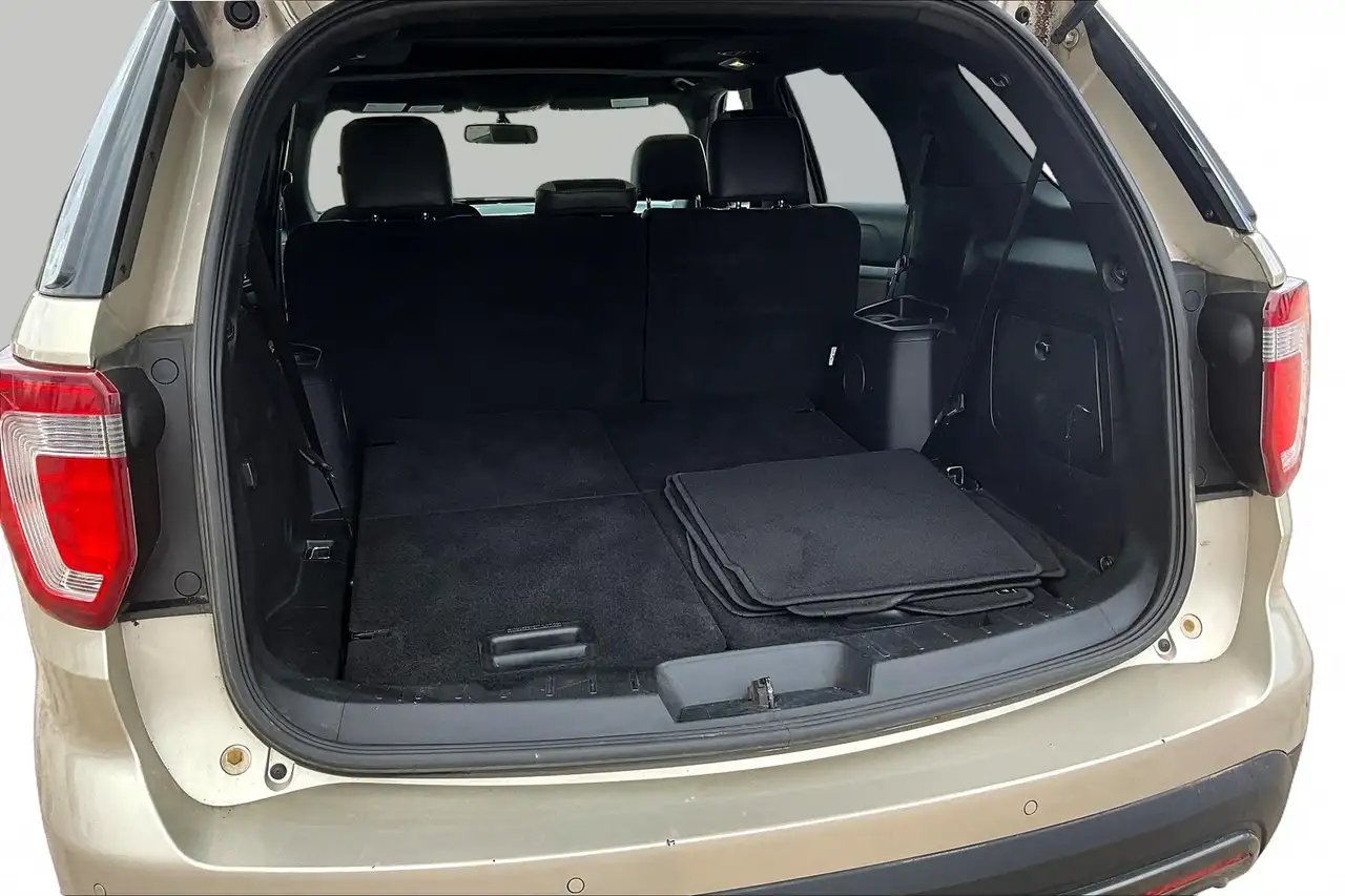 Ford Explorer photo Ford Explorer