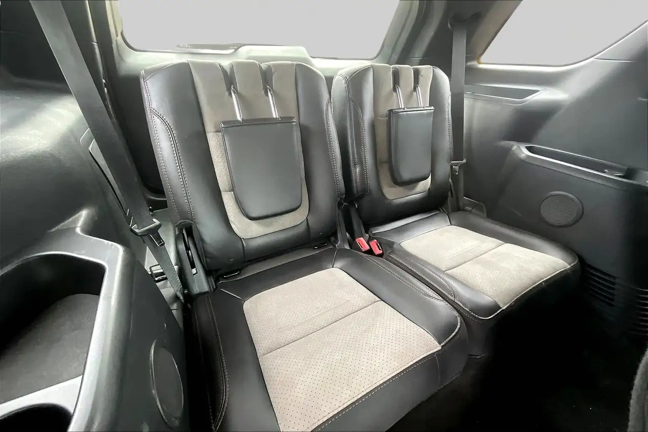 Ford Explorer photo Ford Explorer