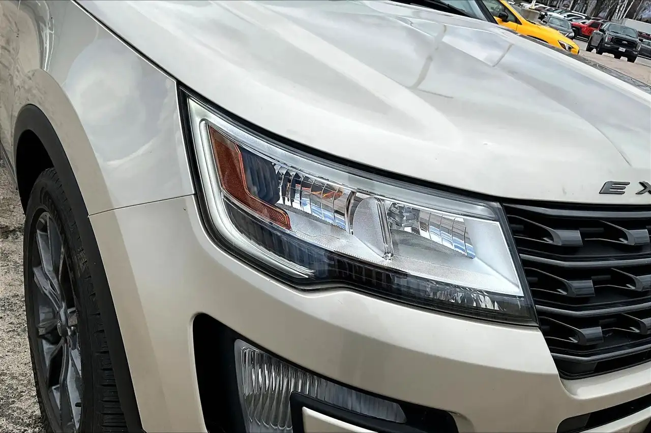 Ford Explorer photo Ford Explorer