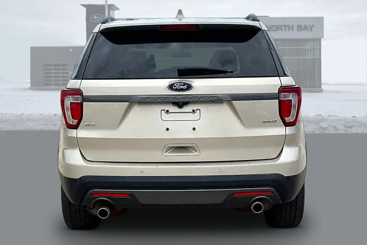 Ford Explorer photo Ford Explorer