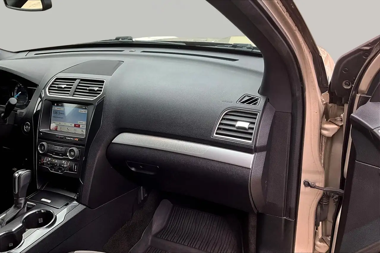 Ford Explorer photo Ford Explorer