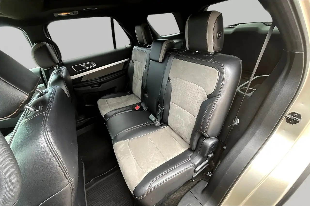 Ford Explorer photo Ford Explorer