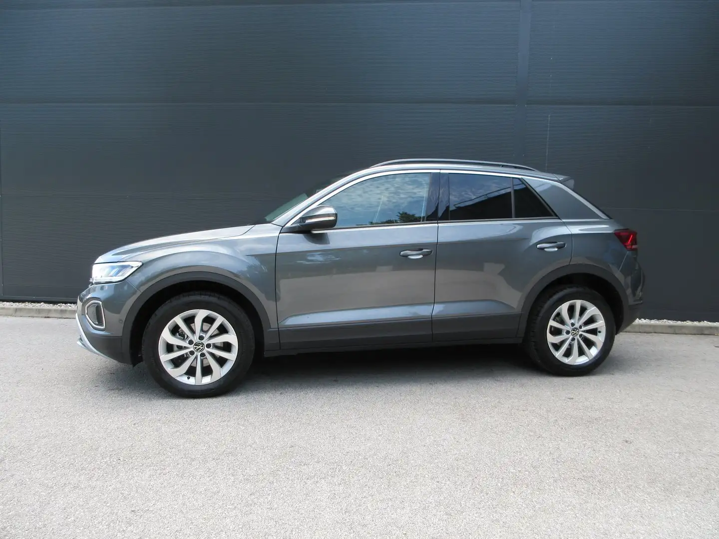 Volkswagen T-Roc Friends TSI DSG Gris - 2