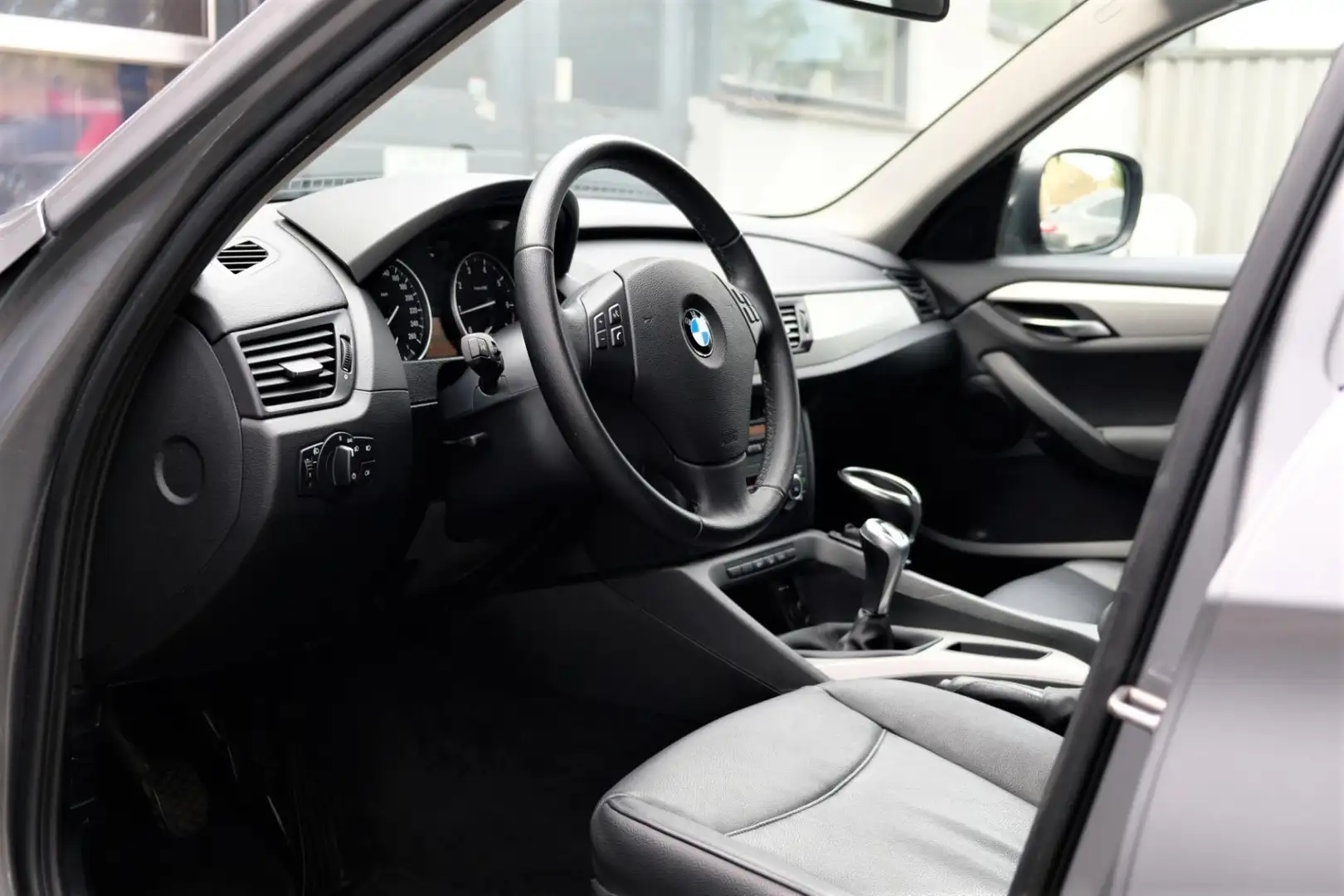 BMW X1 XDrive20i 185pk! |110.140km| LEDEREN BEKLEDING 4 W Grijs - 2