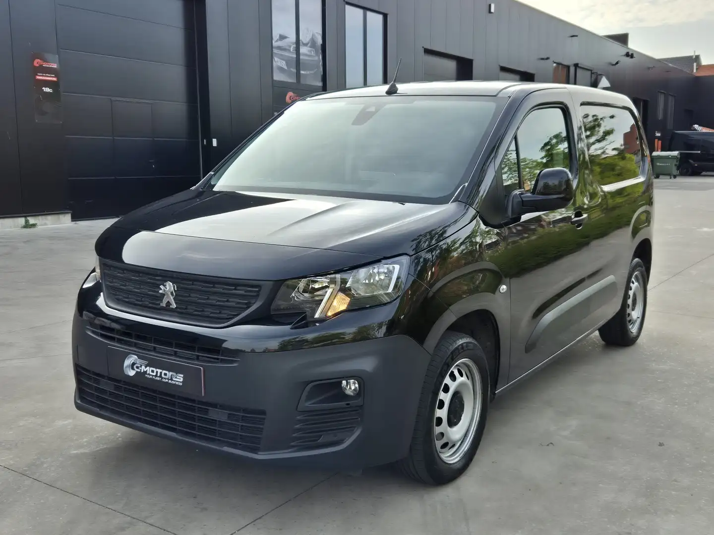 Peugeot Partner 1.5 BlueHDi 100 MAN6 3pl /Camera/Carplay/GPS Zwart - 1