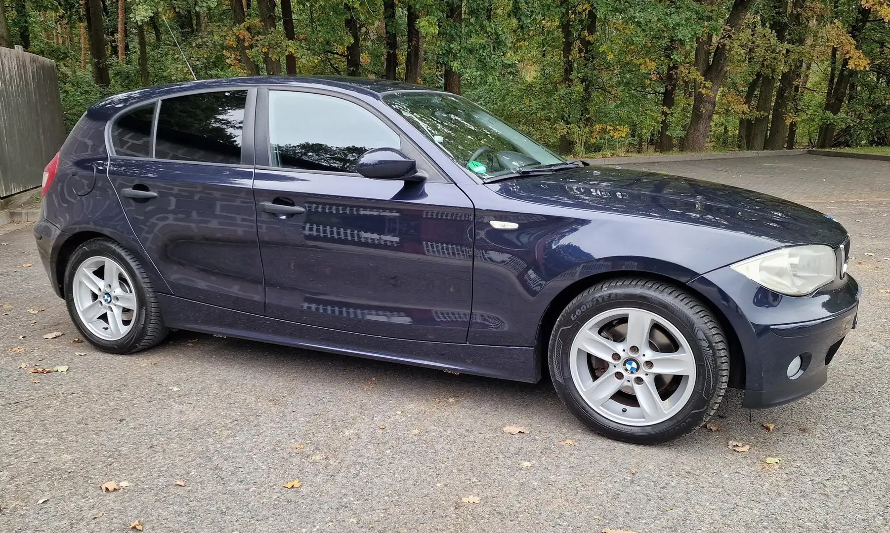 BMW 116 1er 116i (Klima/PDC/Alu) in gutem Zustand Blau - 2