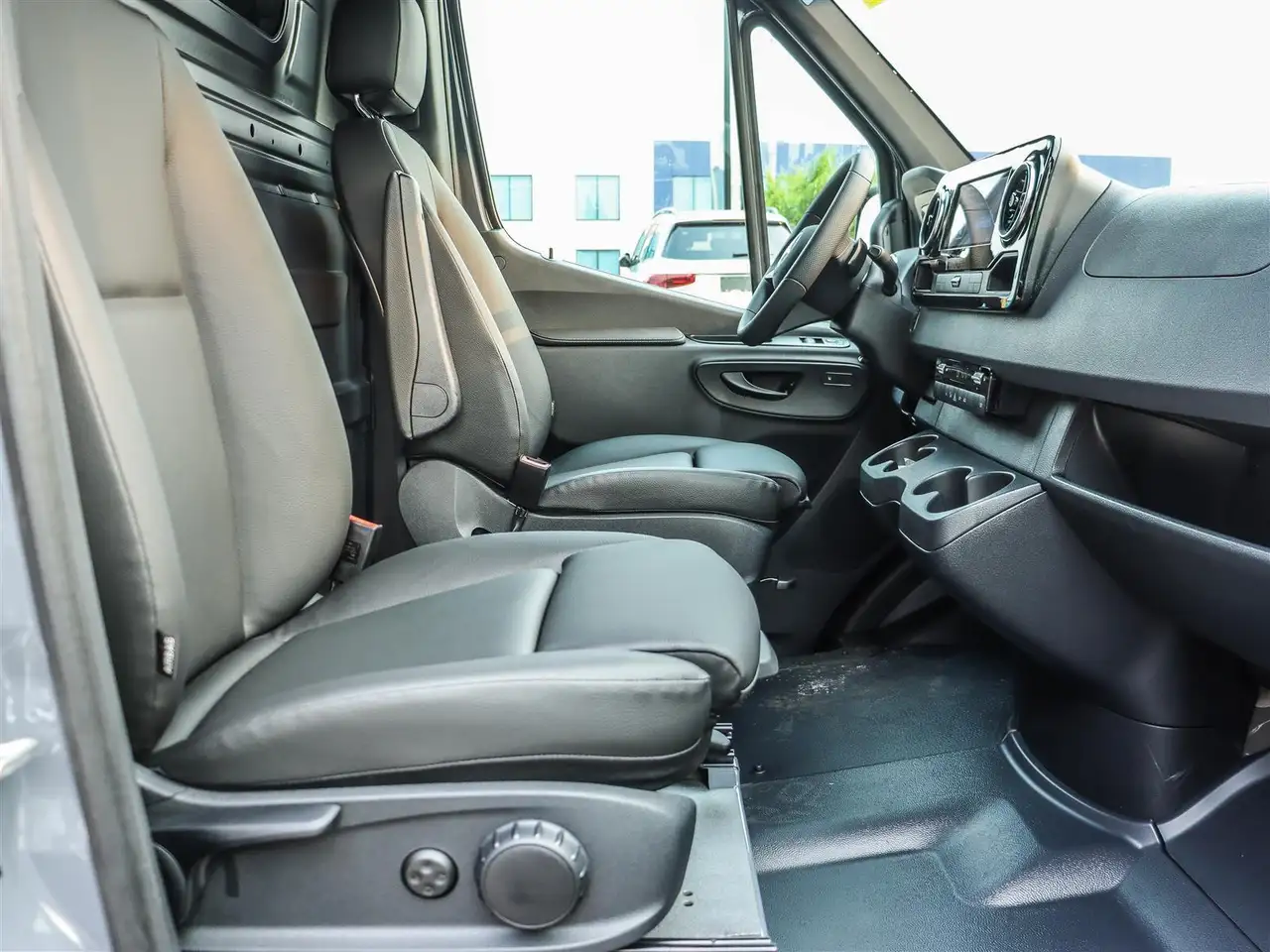 Mercedes-Benz Sprinter photo Mercedes-Benz Sprinter