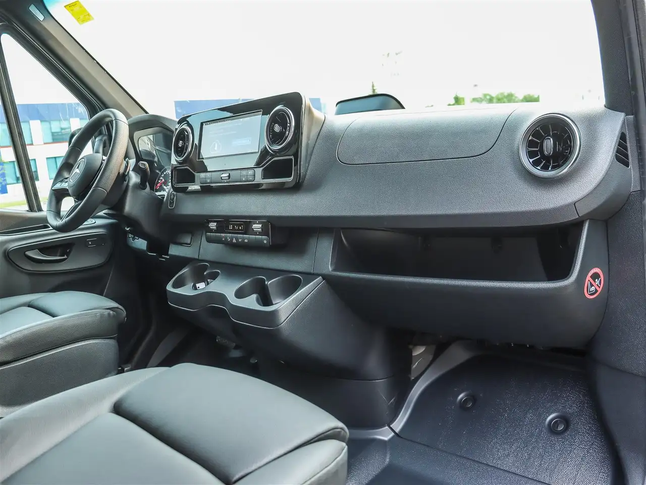 Mercedes-Benz Sprinter photo Mercedes-Benz Sprinter