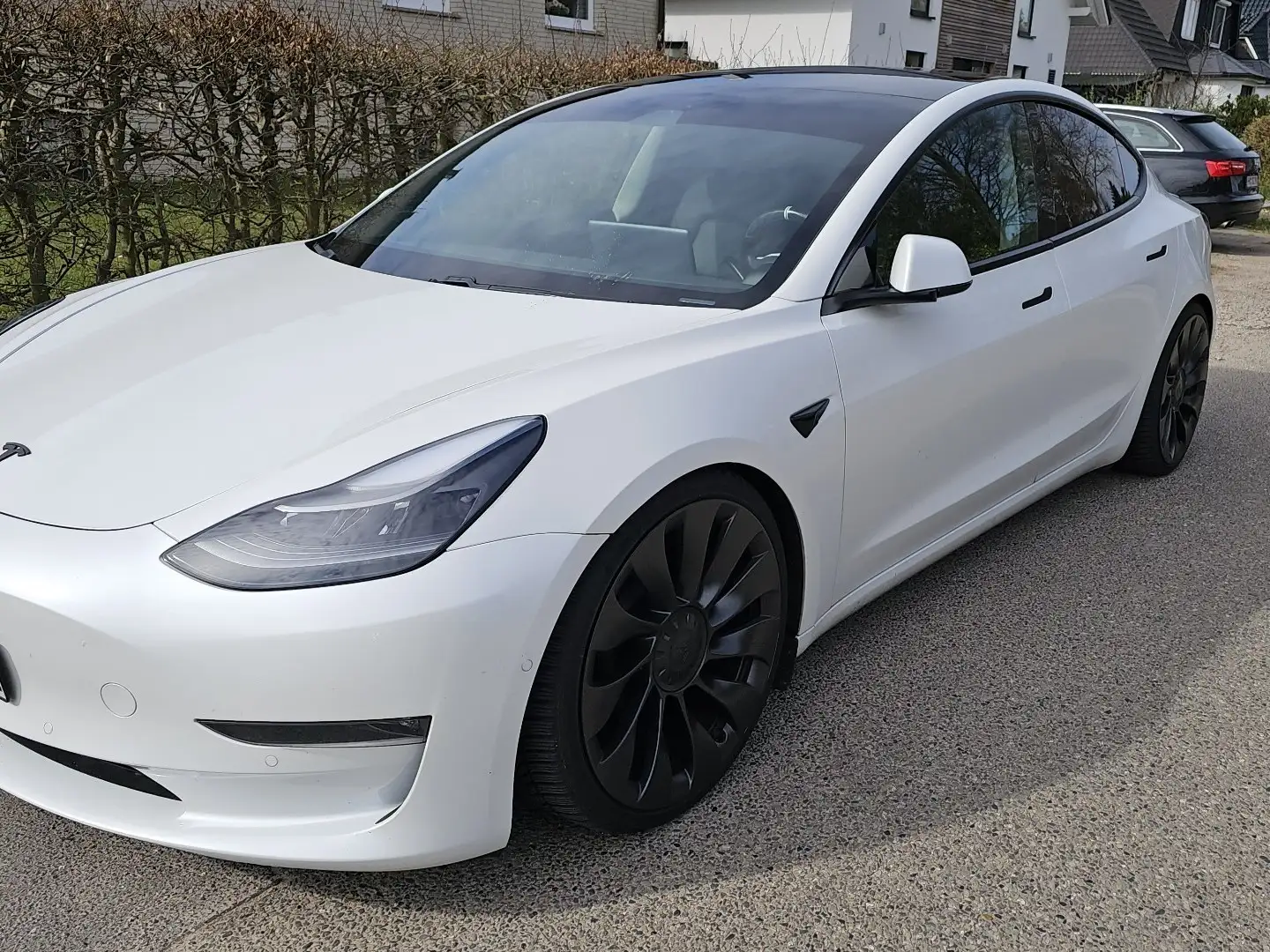 Tesla Model 3 Langstreckenbatt. Allradantrieb Dual Motor Perform Weiß - 2
