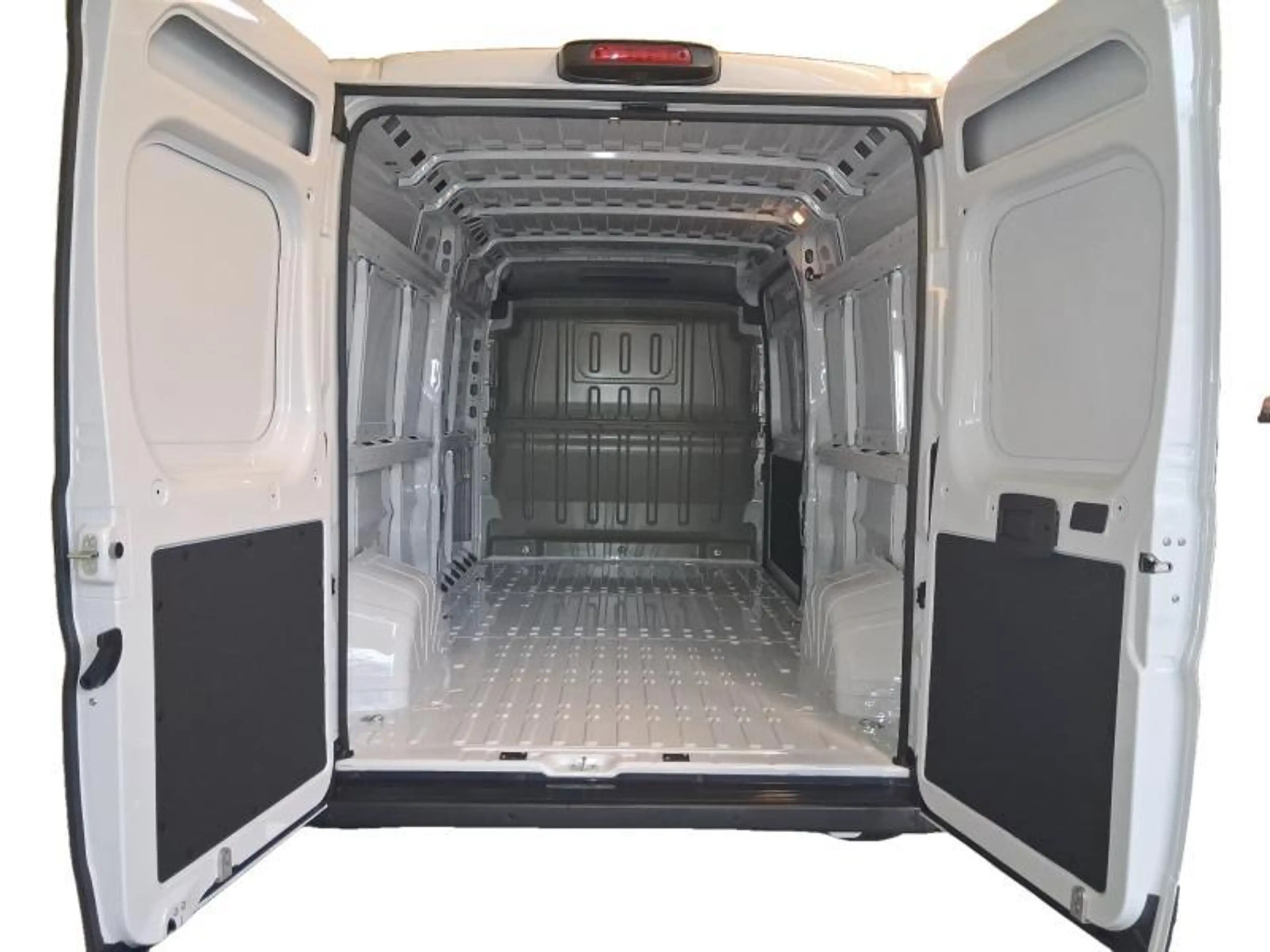 Opel Movano L3H2 — photo 13