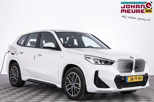 BMW iX1 eDrive20 67 kWh M-Sport *SOH 99%* Full LED | NAVI