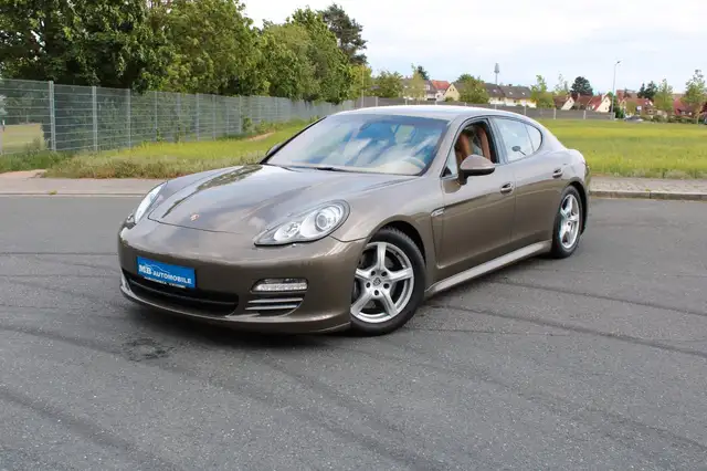 Porsche Panamera 4 Schiebed. 8-Fach VollService Kamera