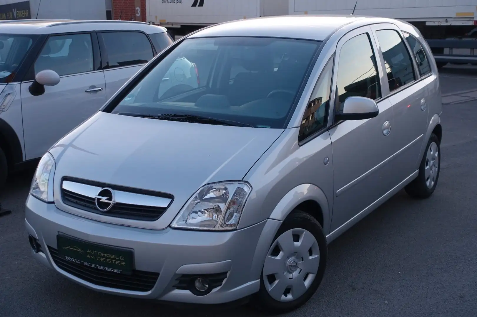 Opel Meriva 1.6*Navi*SHZ*TEMPOMAT*BC*ZV*MFL*38.000KM* Plateado - 1
