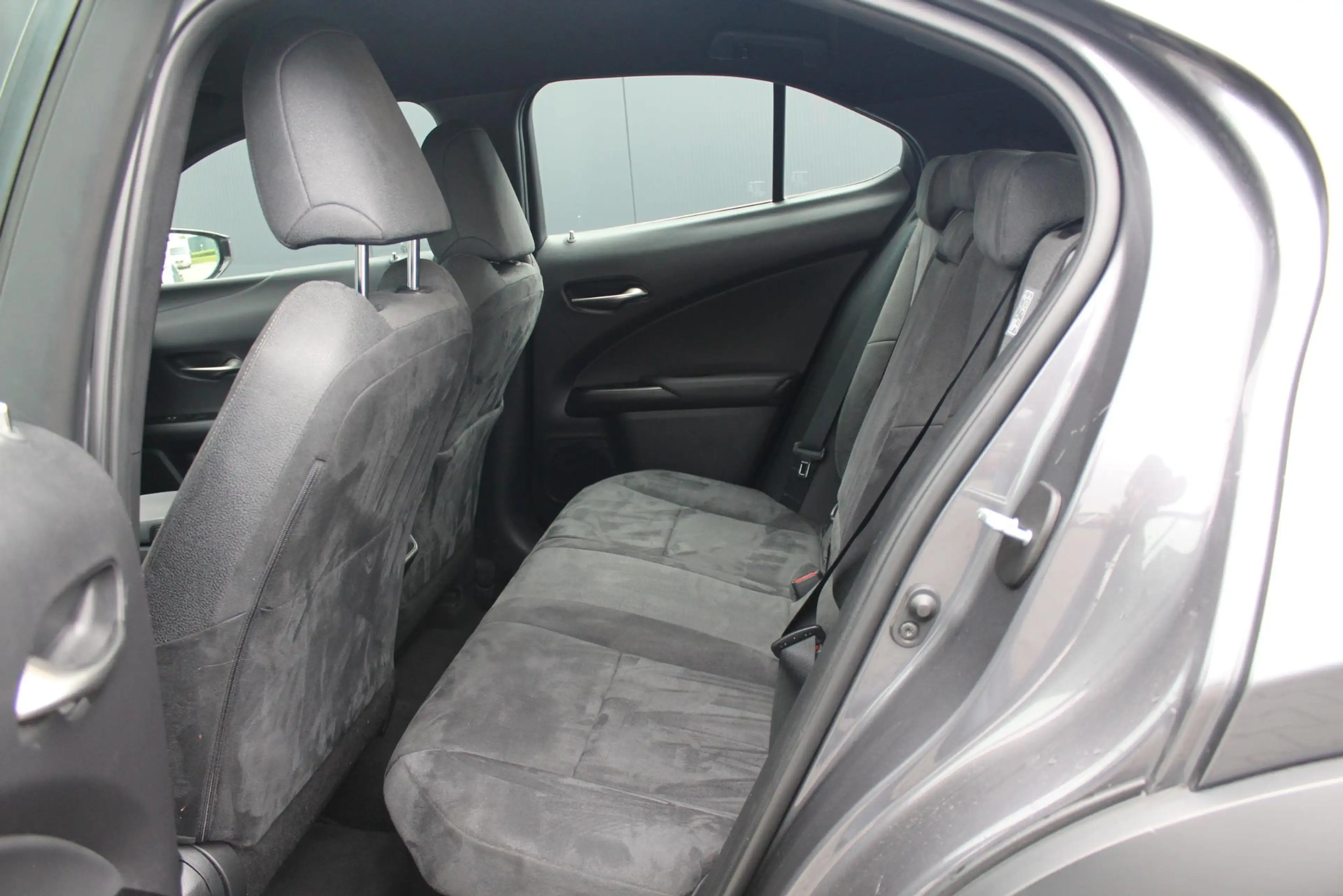 Lexus UX 250h | Incl. 12 maanden garantie | Achteruitrijcamera | — photo 15