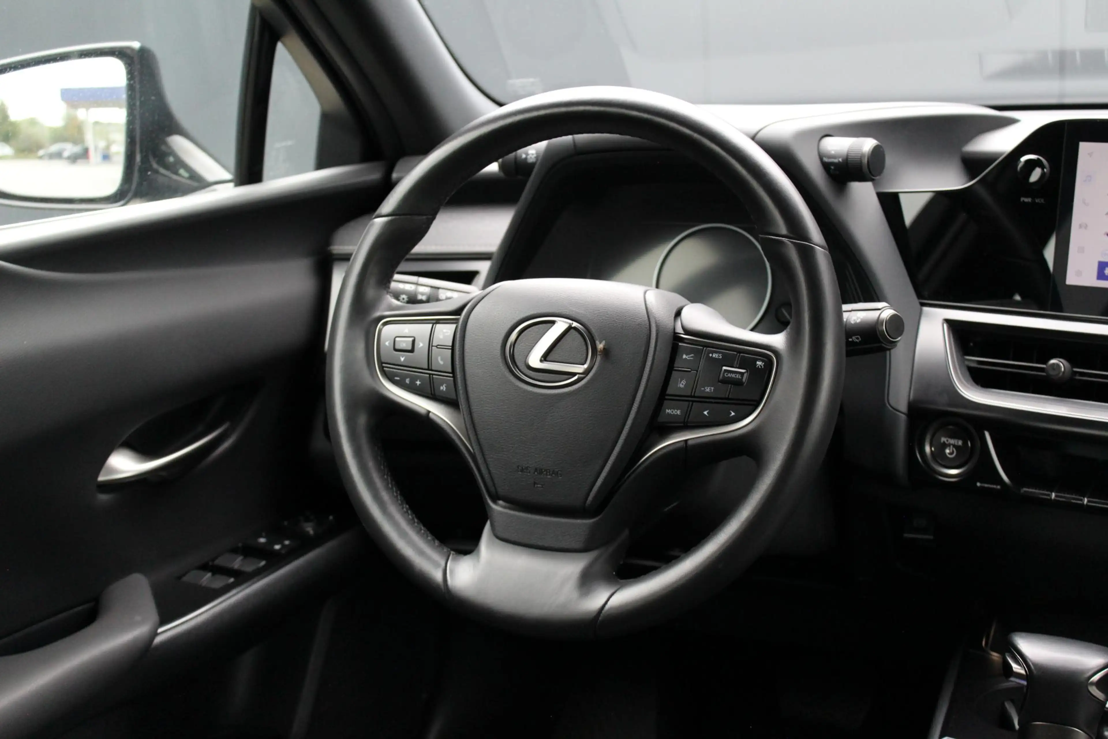 Lexus UX 250h | Incl. 12 maanden garantie | Achteruitrijcamera | — photo 2