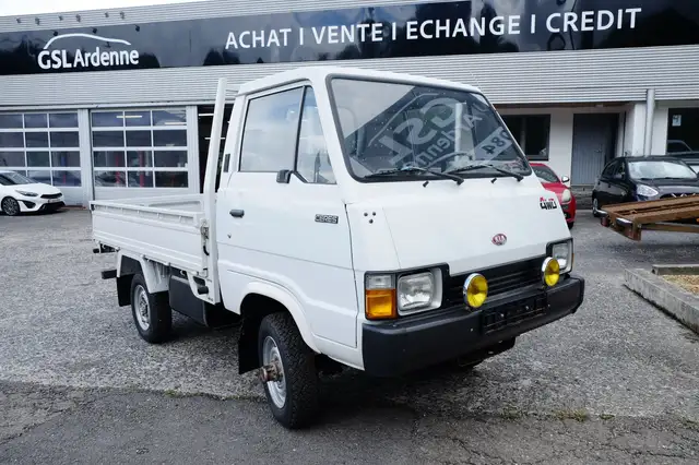 Kia Ceres 2.4 D 4X4 3 places 740 km!!!!! SUPERBE