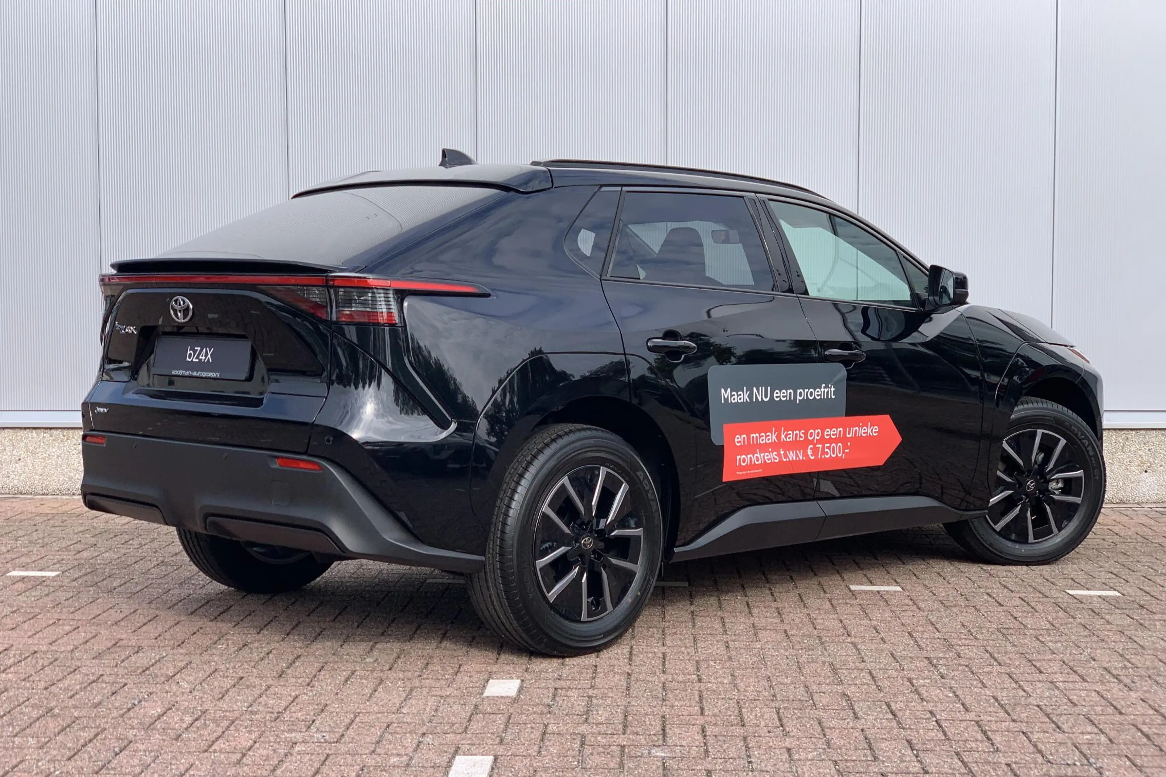 Toyota bZ4X Dynamic 73 kWh / Uit Voorraad leverbaar! / Nu met — photo 2