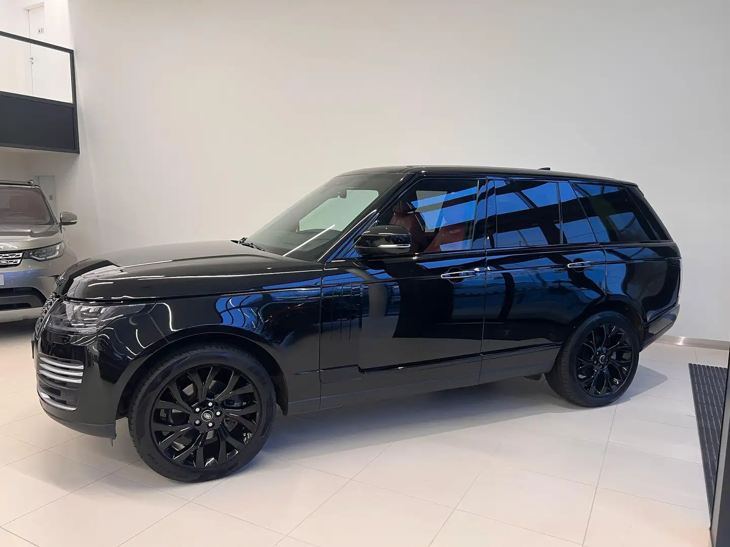 Land Rover Range Rover 3.0 SDV6 Autobiography Zwart - 1