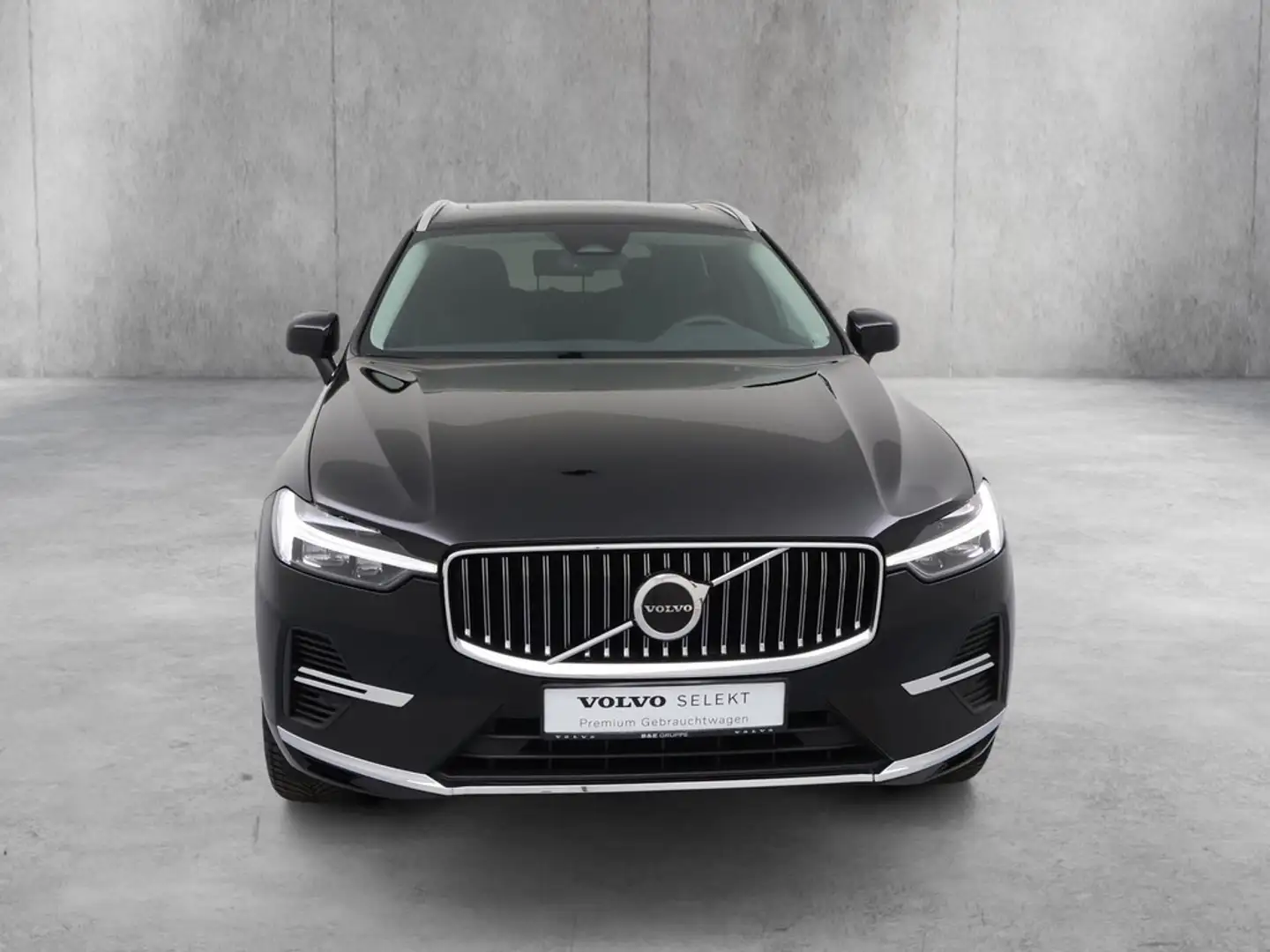 Volvo XC60 T6 AWD Recharge Core Plug-In-Hybrid PANO Schwarz - 2