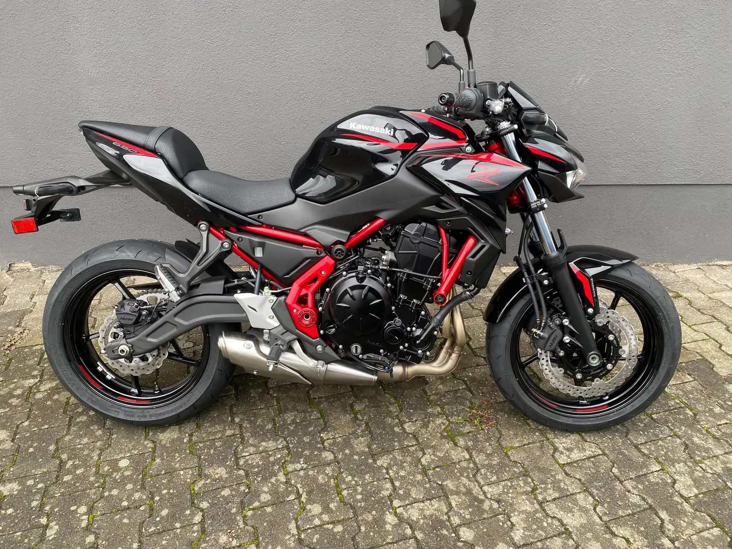 Kawasaki Z 650 Roşu - 1