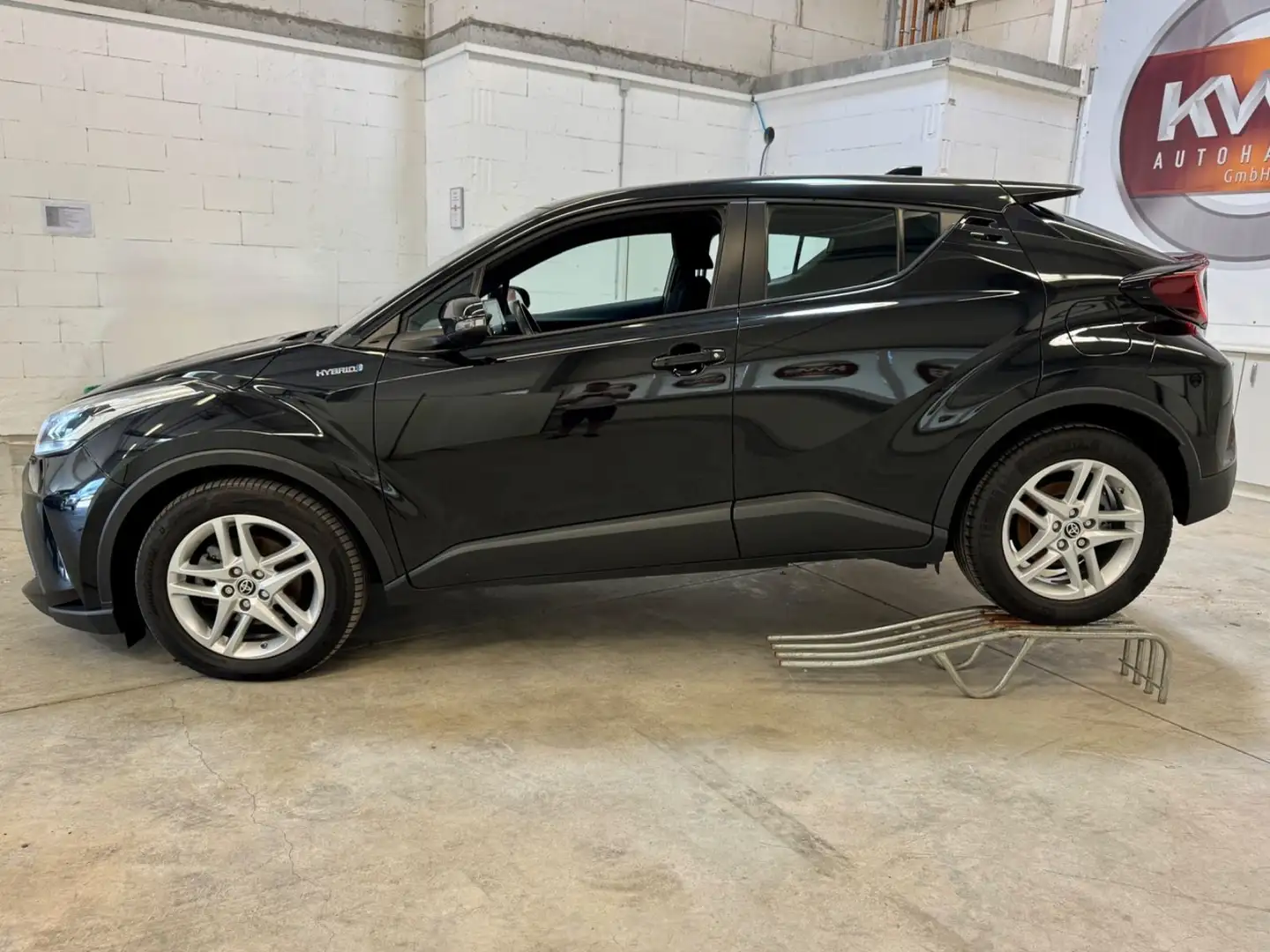 Toyota C-HR 2.0 Hybrid Business Edition Navi Kamera Noir - 2