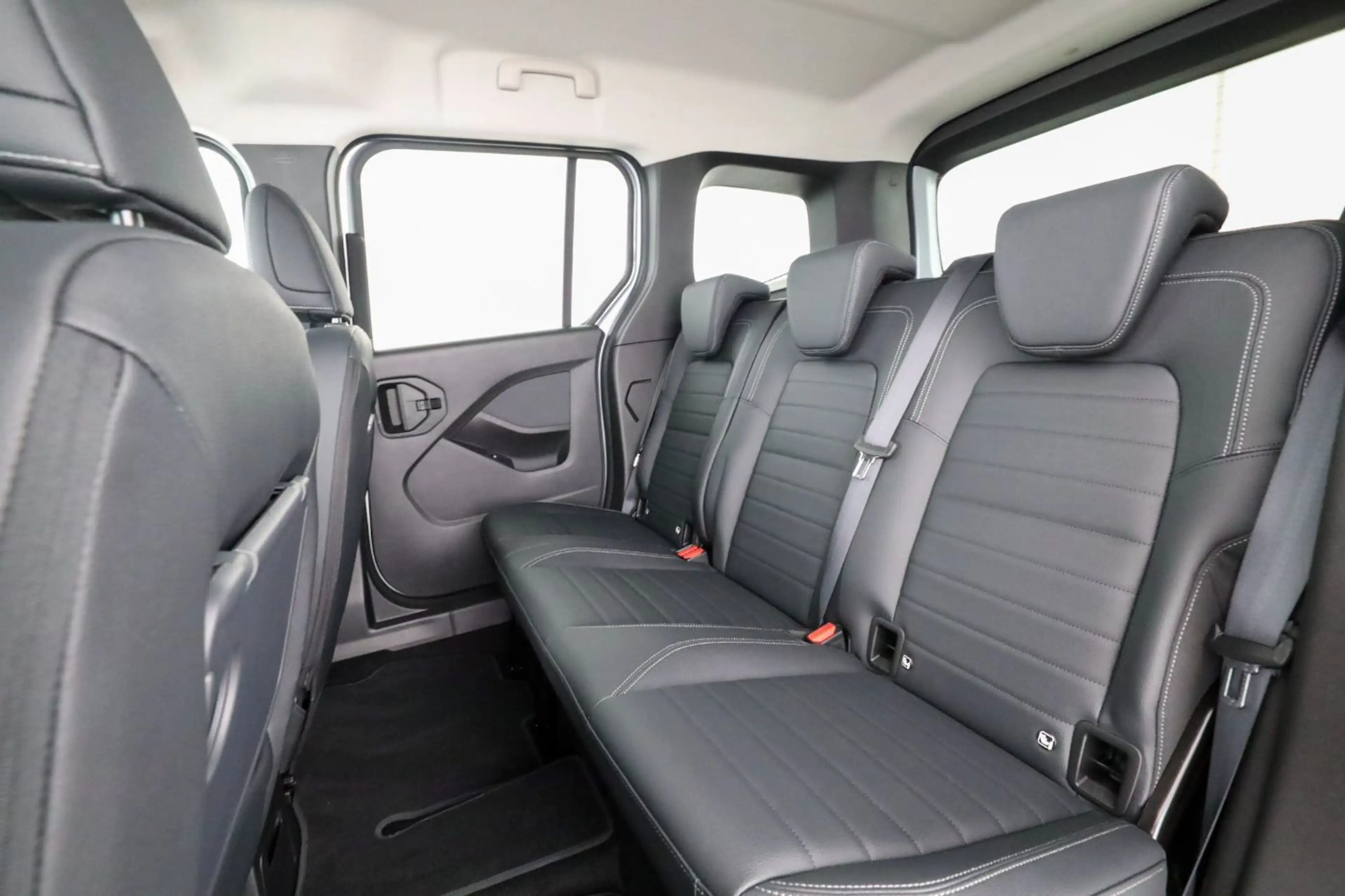 Mercedes-Benz T-Class T 180 d PROGRESSIVE Standard LED PTS AHK Navi — photo 10